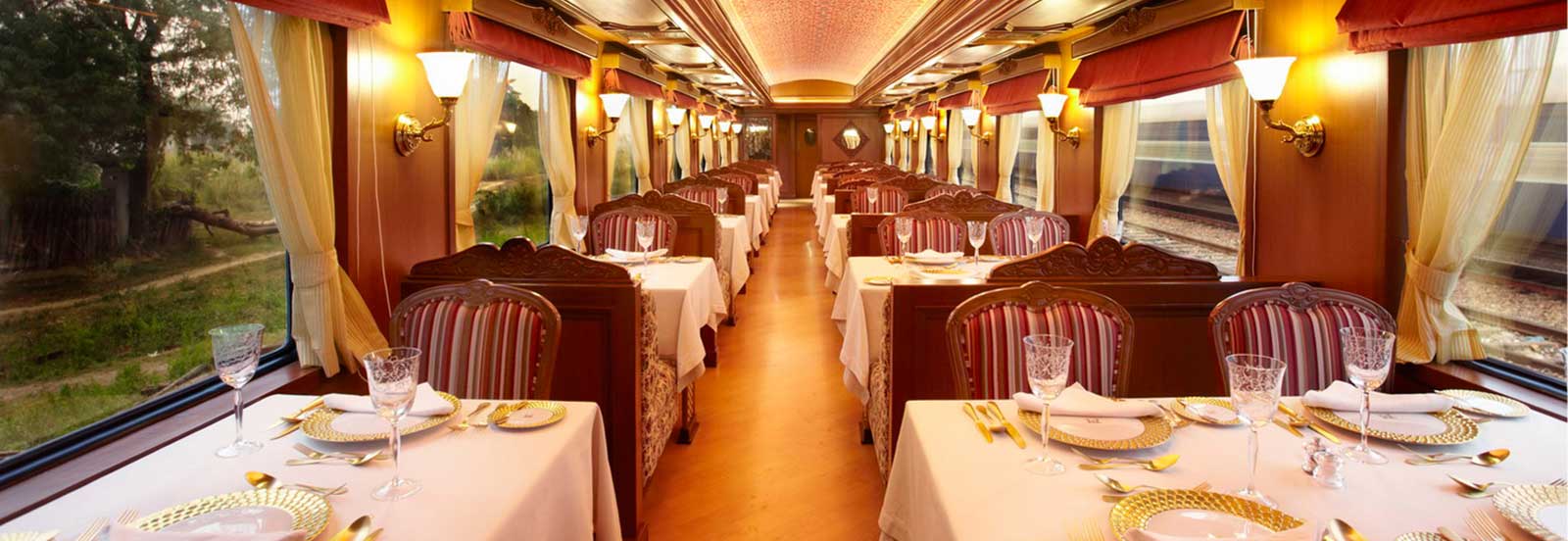 maharajas-express-luxury-train-dining-rang-mahal-restaurants