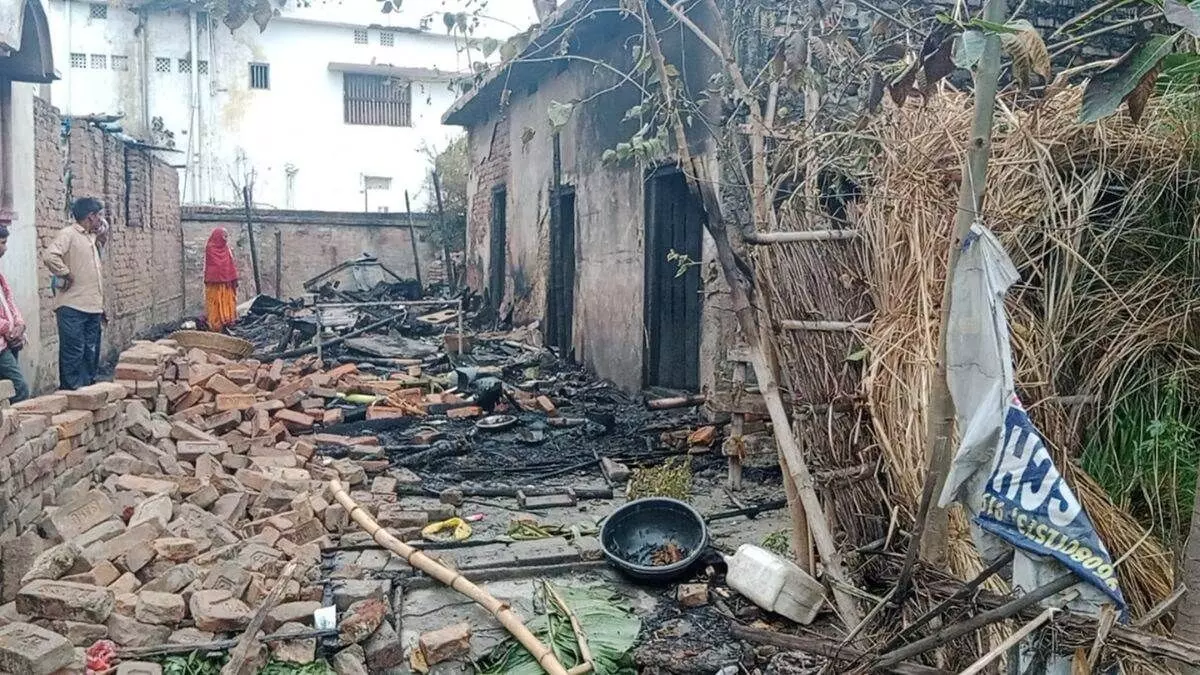 બિહાર : મુઝફ્ફરપુરમાં ત્રણ ઘરોમાં લાગી ભીષણ આગ, 4 બહેનોના મોત, અન્ય કેટલાક લોકો દાઝ્યા