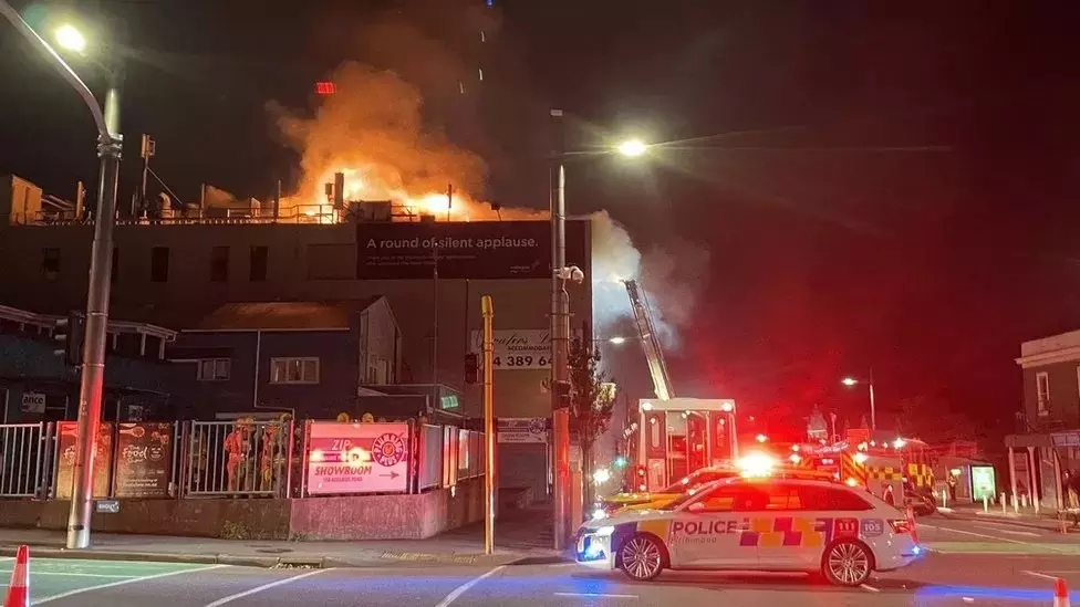 ન્યુઝીલેન્ડમાં 4 માળની હોસ્ટેલમાં લાગી ભીષણ આગ, 6 લોકોનાં મોત