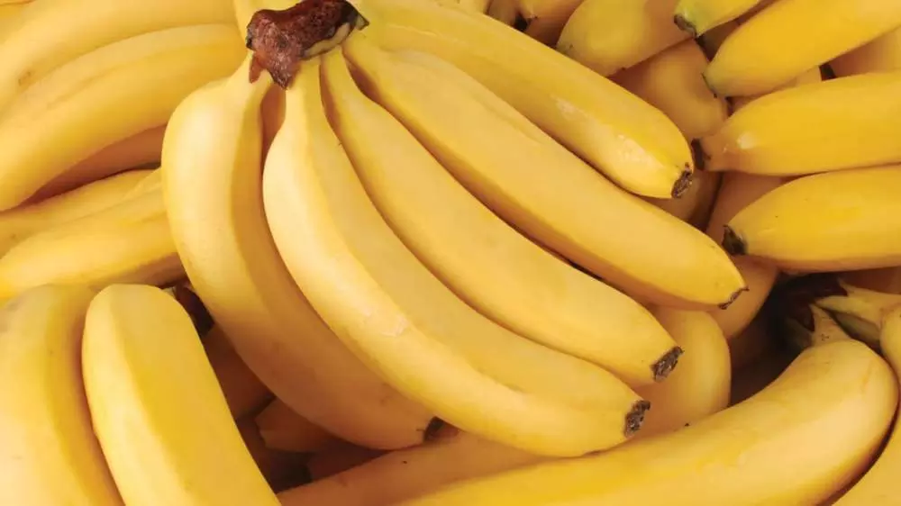 ગરમીમાં કેળાં થઈ જાય છે કાળા, તો અપનાવો આ 4 ટિપ્સ.....