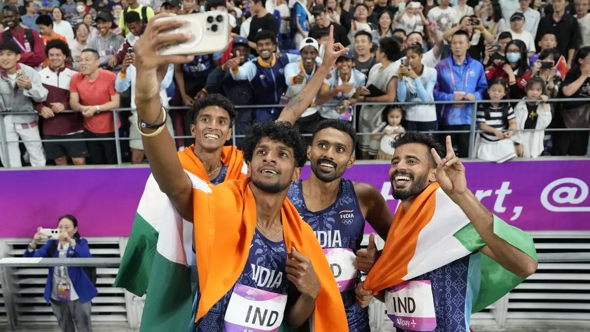 ભારતે પુરુષોની 4x400 મીટર રિલે રેસમાં ગોલ્ડ જીત્યો, ભારતે જીત્યા18 ગોલ્ડ મેડલ
