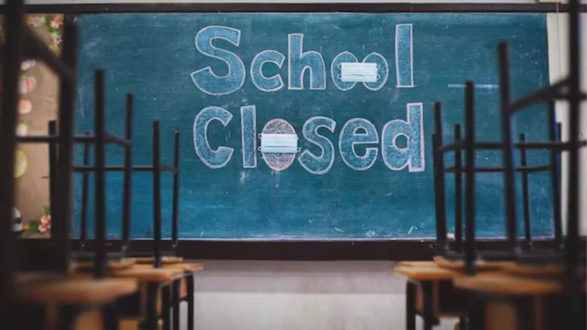 દિલ્હી બાદ હવે નોઈડામાં શાળાઓ બંધ રાખવાનો આદેશ, વર્ગો ઓનલાઈન લેવાશે