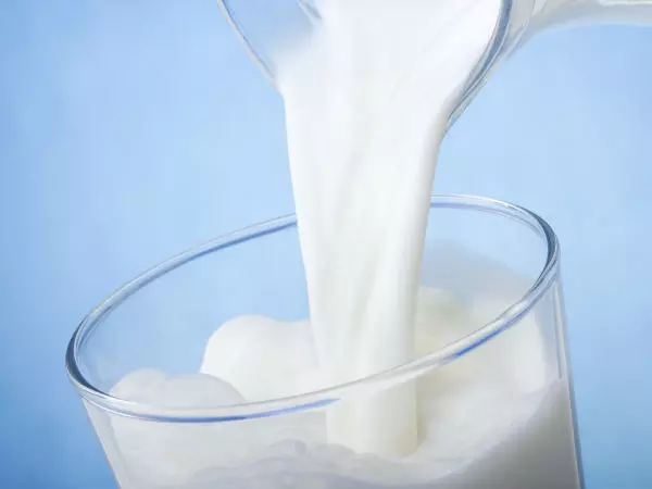 શું તમે પણ દૂધની સાથે આ વસ્તુઓ ખાવાની ભૂલ કરી રહયા છો? તો ચેતજો