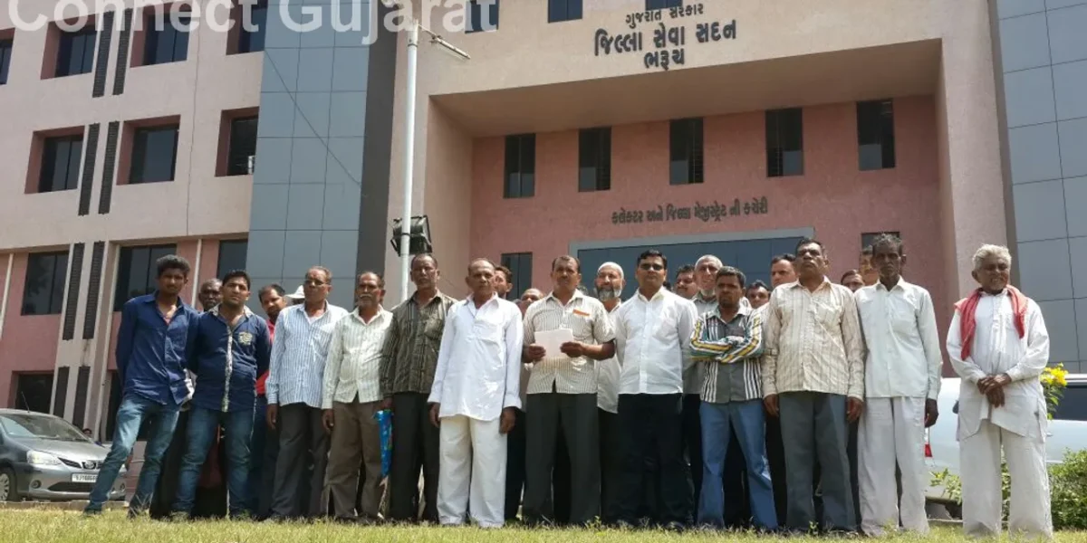 વાગરા તાલુકા ના પાલડી ગામના ઝીંગા તળાવો વિવાદનું કેન્દ્ર બન્યા.