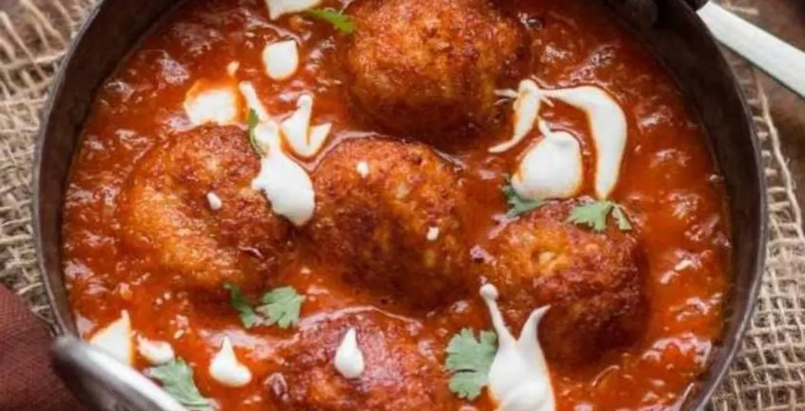 આલુ-ચીઝ કોફતા કરી