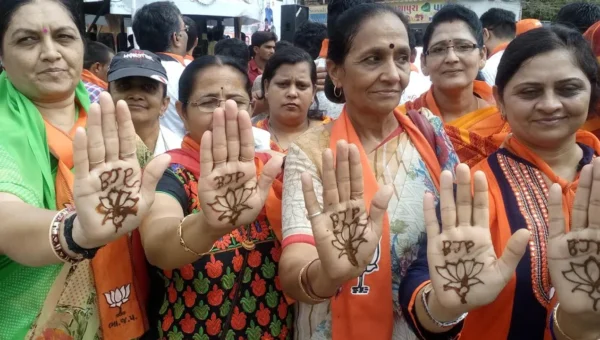 કચ્છમાં પીએમ મોદીને આવકારવા માટે મહિલા મોરચા સહિત મોદીના ચાહકોમાં ભારે ક્રેઝ