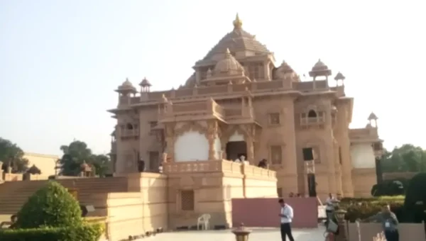 ગાંધીનગર અક્ષરધામ મંદિરનાં રજતજ્યંતિ મહોત્સવમાં પીએમ મોદીને આવકારવા થનગનાટ