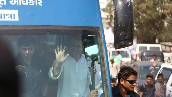 આમોદમાં રાહુલ ગાંધીને જોવા માટે ભીડ ઉમટી