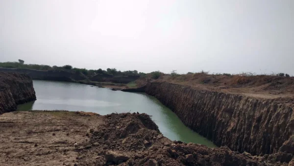 મઠ મહેગામ ખાતે થયેલા બેફામ ખોદકામ સામે તંત્રના આંખ આડા કાન