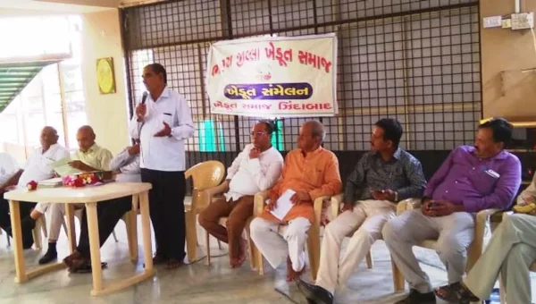અમદાવાદ-મુંબઈ બુલેટ ટ્રેન અસરગ્રસ્ત ગામોના સરપંચ-ખેડૂતોનું સંમેલન
