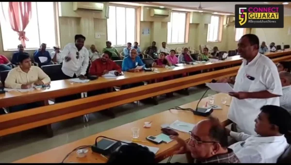નવસારી પાલિકાની સામાન્યસભા તોફાની બની, પેવર બ્લોકનાં કામોનો મુદ્દો ગરમાયો