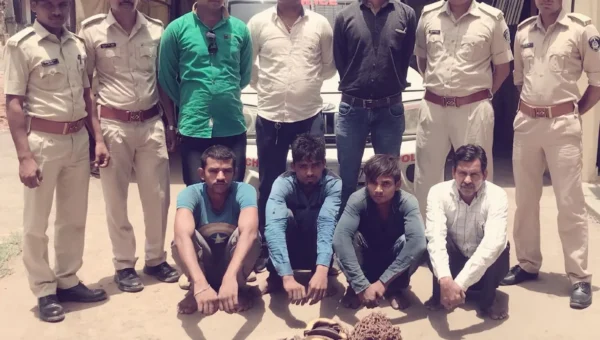 ઝઘડીયાના રાજપારડીમાં સિંચાઇના સાધનોની ચોરી કરતા ૩ શખ્સો ઝડપાયા