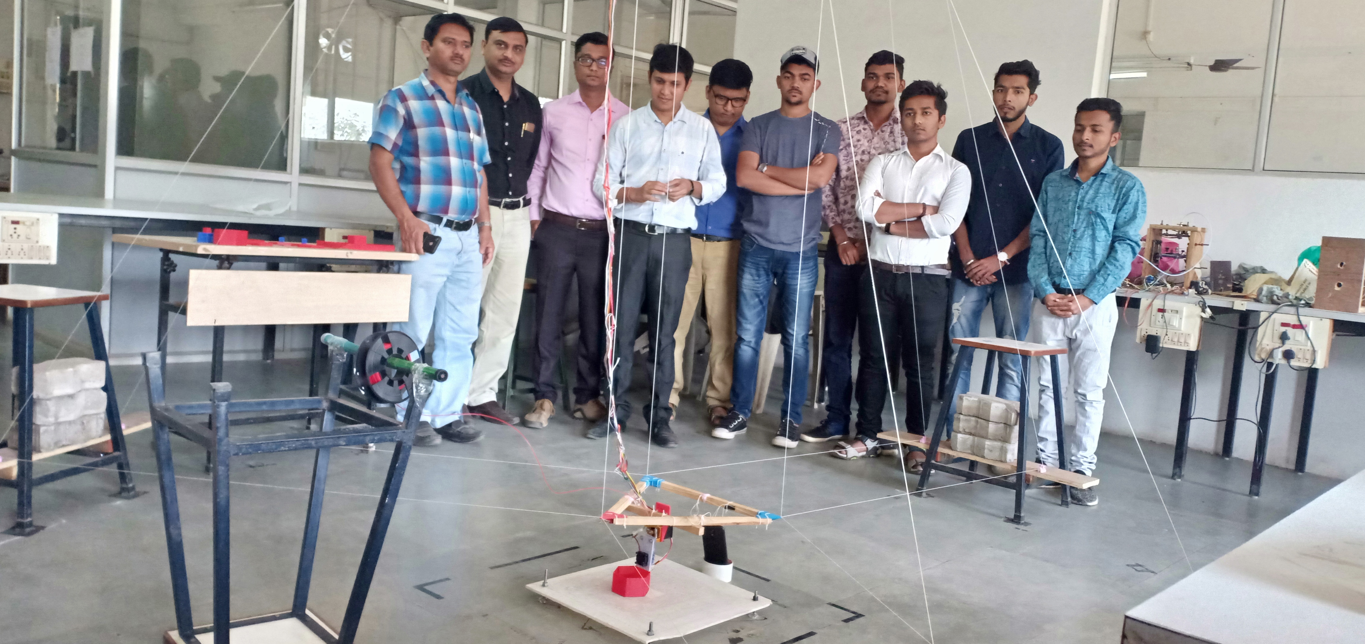 ભરૂચની SVMIT કોલેજના વિદ્યાર્થીઓએ બનાવ્યું ભારતનું પહેલું હેગીંગ થ્રીડી પ્રિન્ટીંગ મશીન