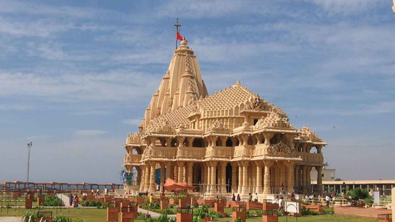 ગુજરાતના સોમનાથ મંદિરના ૧૫૦૦ કળશો હવે આગામી સમયમાં સોનાથી મઢવામાં આવશે, ટ્રસ્ટે કરી જાહેરાત