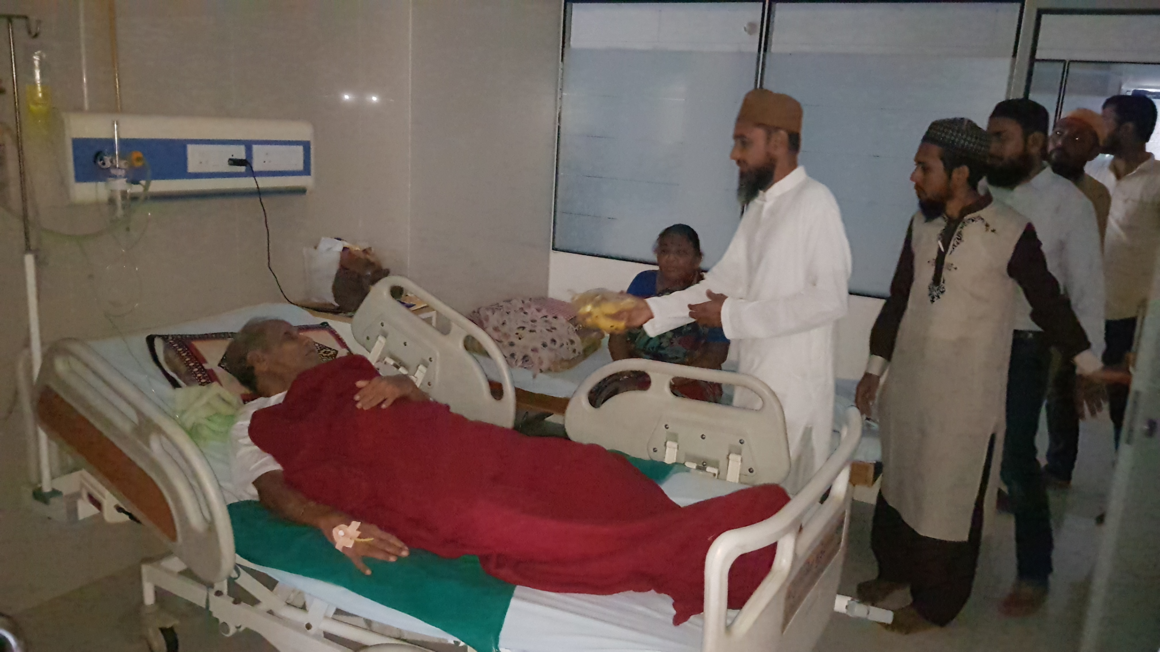 છોટાઉદેપુર : બોડેલી અને જબૂગામમાં મહોરમ નિમિત્તે હોસ્પિટલના દર્દીઓને કરાયું ફ્રુટ વિતરણ