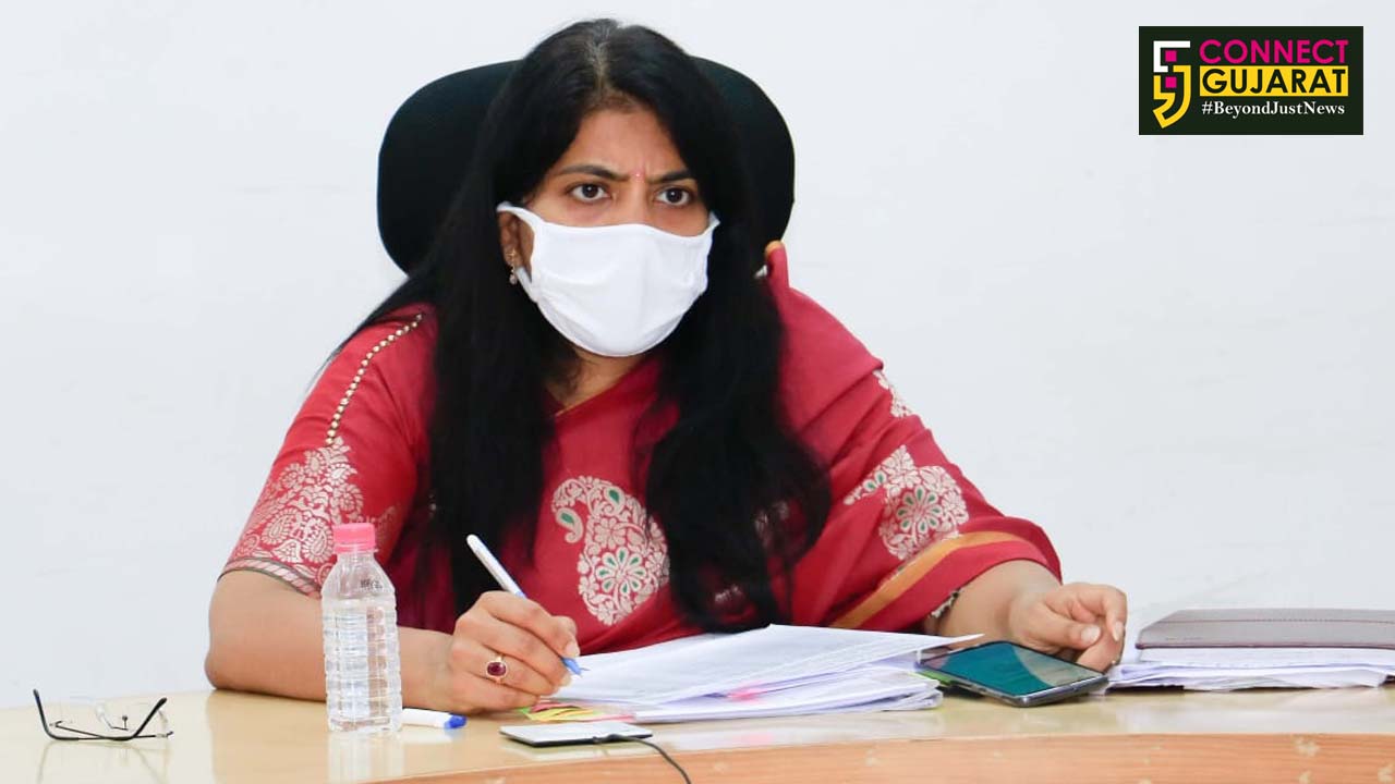 વડોદરા : આત્મનિર્ભર ગુજરાત યોજના અમલીકરણ અંતર્ગત જિલ્લા કલેકટરની બેઠક, તાત્કાલિક એક્શન પ્લાન બનાવવા આપી સૂચના