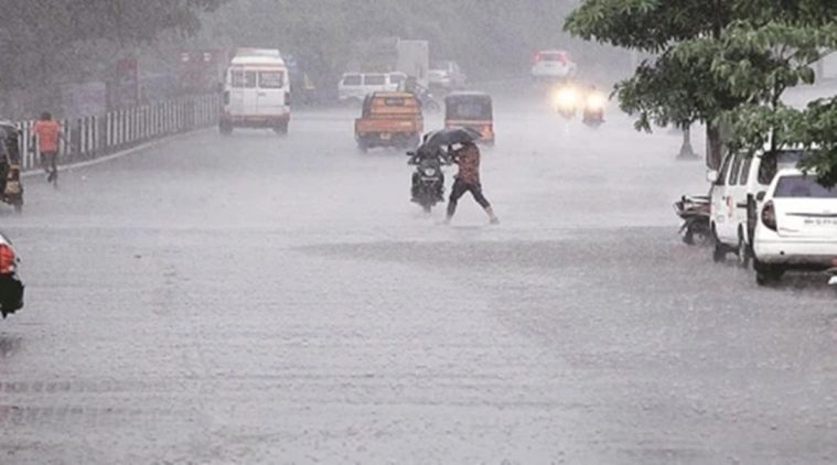 મહારાષ્ટ્રના મુંબઈમાં મૂશળધાર વરસાદ,વાહન વ્યવહાર ખોરવાયો