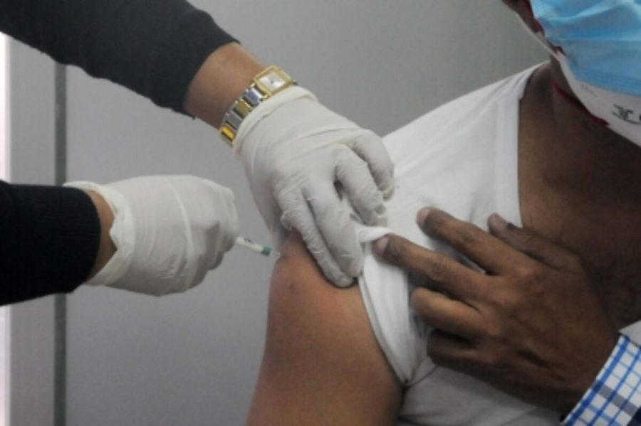દિલ્લી: કોરોના રસીકરણ બાદ આડઅસરના 51 કેસો આવ્યા સામે, જાણો વધુ