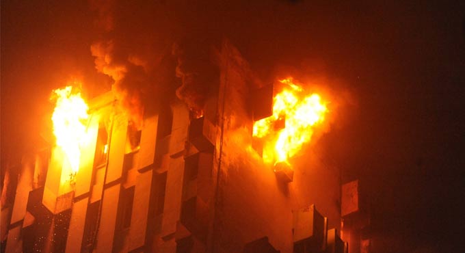 કોલકાતા: રેલ્વે બહુમાળી ઇમારતમાં આગ; 9 લોકોના મોત, મૃતકોના પરિવારને 10-10 લાખની સહાય