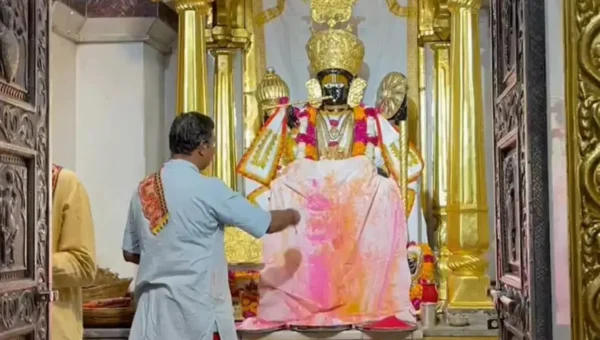 અરવલ્લી : કોરોનાની ગાઇડલાઇન સાથે સુપ્રસિદ્ધ યાત્રાધામ શામળાજી મદિરમાં કરાઇ હોળીની ઉજવણી