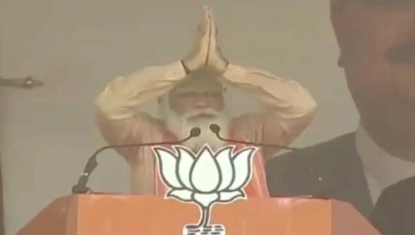 વડાપ્રધાન નરેન્દ્ર મોદીએ કહ્યુ- લોકસભામાં TMC હાફ અને આ વખતે સાફ