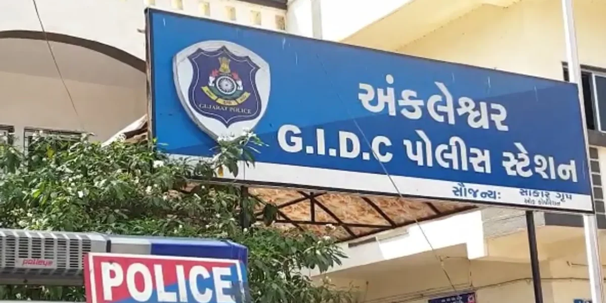 ભરૂચ: અંકલેશ્વર GIDC નિલેષ ચોકડી પાસે થયેલી મોબાઈલ ફોન લૂટની ઘટનામાં એક ઇસમની ધરપકડ