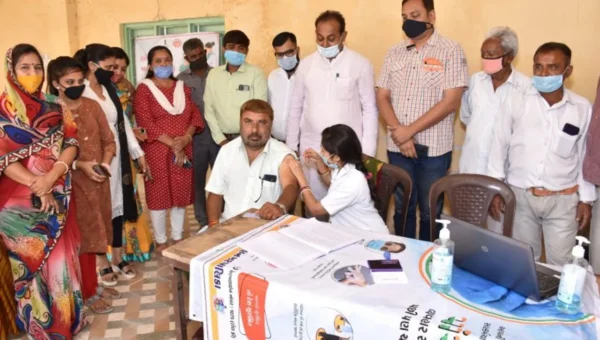 જામનગર: ઠેરઠેર વેક્સિનેશન કેમ્પ કરી સેવા સંસ્થાઓ મનાવી રહી છે રસીકરણ ઉત્સવ