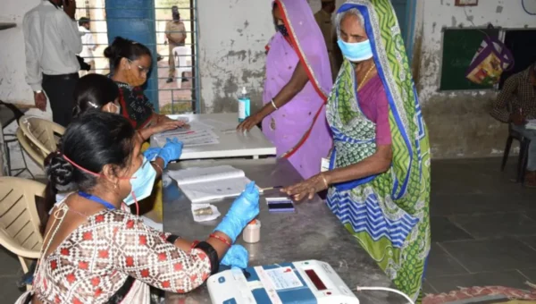 પંચમહાલ : મોરવા હડફ વિધાનસભા બેઠકની પેટા ચૂંટણીનું શાંતિપૂર્ણ માહોલમાં મતદાન, યુવા મતદારોમાં અનેરો ઉત્સાહ
