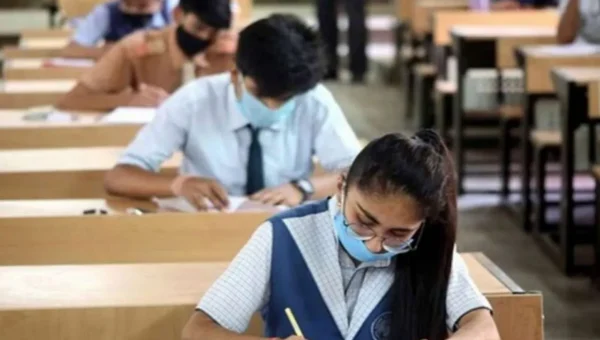 કોરોનાના મહામારી વચ્ચે ICSE બોર્ડે રદ કરી ધોરણ 10ની પરીક્ષાઓ, 12 ધોરણ માટે જૂનમાં લેશે નિર્ણય