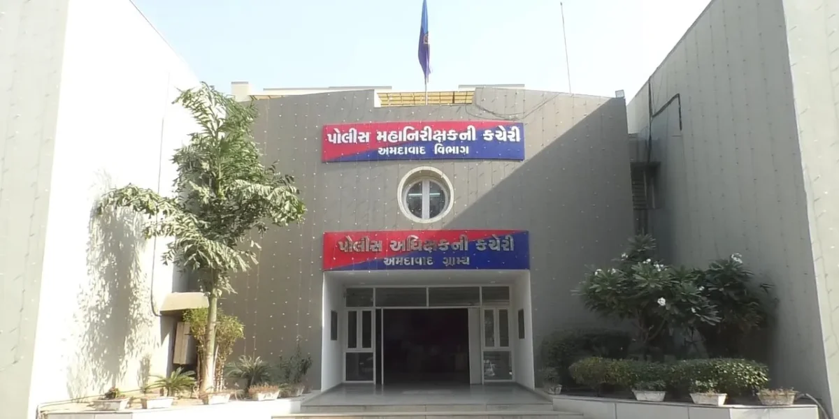 અમદાવાદ : હાઇ પ્રોફાઇલ મહિલાઓ સાથે શરીરસુખ માણવાની લાલચ ભારે પડી, વાંચો યુવાનોએ કેટલા રૂપિયા ગુમાવ્યાં