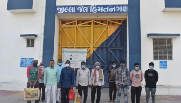 સાબરકાંઠા : હિંમતનગર જેલમાં સજા ભોગવી રહેલા 21 કેદીઓને 60 દિવસના વચગાળાના જામીન પર મુક્ત કરાયા