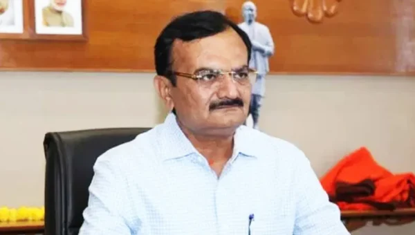 ગાંધીનગર : ગૃહમંત્રીએ કોરોનાના સંદર્ભમાં રાજયની પ્રર્વતમાન સ્થિતિનો ચિતાર આપ્યો