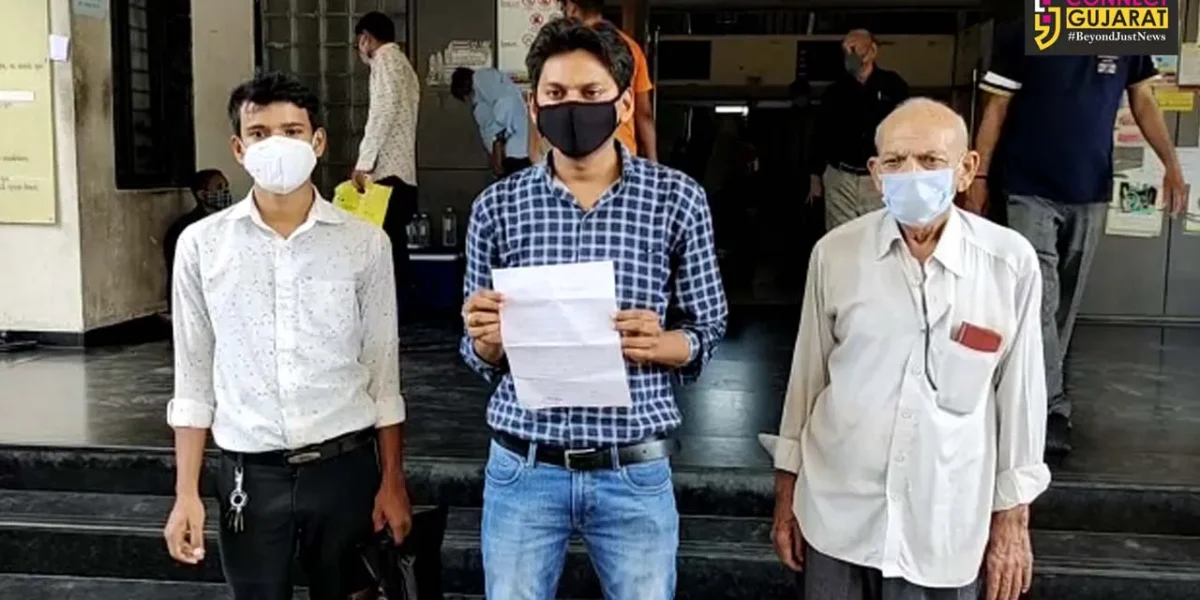 સુરત : આરટીઈ પ્રવેશ પ્રક્રિયા શરૂ કરવા વાલી મંડળ દ્વારા રજૂઆત, જીલ્લા શિક્ષણાધિકારીને પાઠવ્યું આવેદન પત્ર