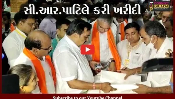 અમદાવાદ : પ્રદેશ ભાજપ અધ્યક્ષ સી.આર.પાટીલે સાબરમતી આશ્રમમાંથી ખાદી ખરીદી