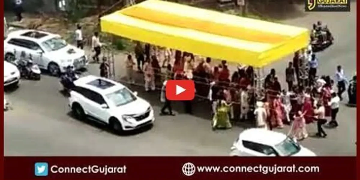 ‘અજીબો ગરીબ વરધોડો’ : સુરતના રસ્તા પર નીકળ્યો વરઘોડા, સાથે સાથે મંડપ પણ ચાલ્યો