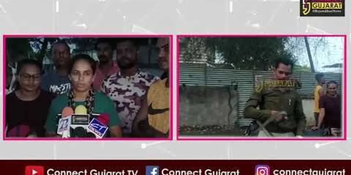 ભરૂચ: કલેકટર કચેરી નજીક વૃક્ષ પરથી સાપને પકડી સુરક્ષિત જગ્યાએ છોડી મુકતા જીવદયા પ્રેમીઓ, લોકોના ટોળા ઉમટ્યા