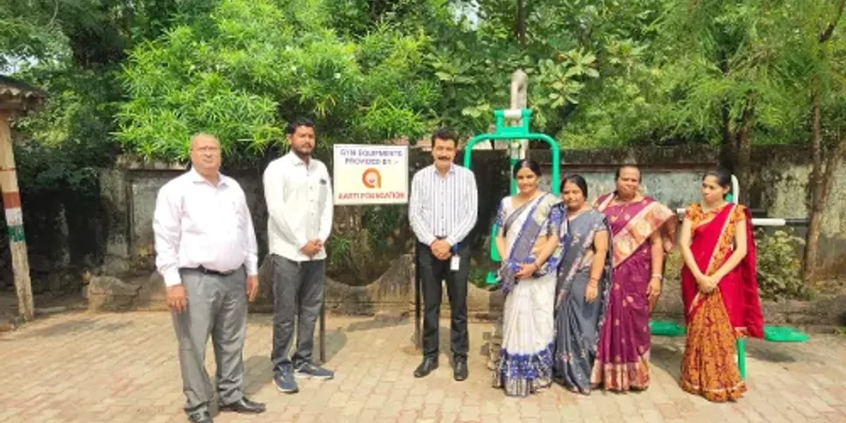 ભરૂચ: ઝઘડિયાની વંઠેવાડની પ્રાથમિક શાળામાં આરતી ઇન્ડસ્ટ્રીઝ દ્વારા કસરતના સાધનો અર્પણ કરાયા