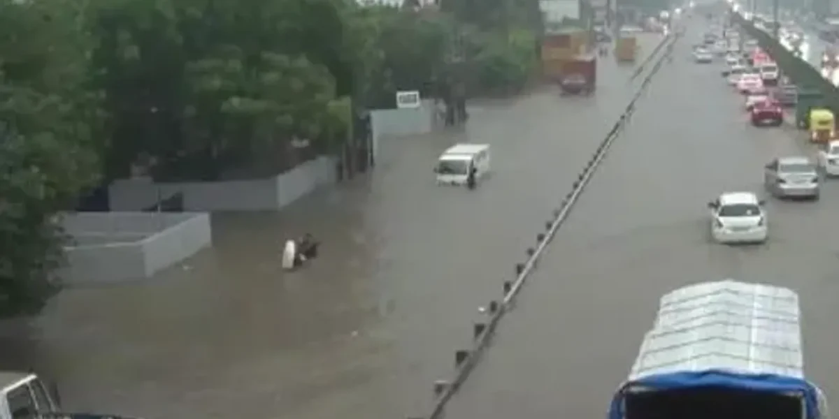 દિલ્હી-NCR પાણી-પાણી: ભારે વરસાદને લઇ ‘યલો એલર્ટ’ જાહેર