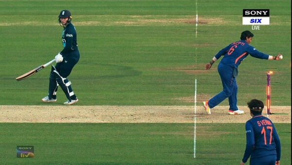 IND W vs ENG W : દીપ્તિ શર્માના ‘રનઆઉટ’થી ઈંગ્લેન્ડની ટીમ સ્તબ્ધ, હરમનપ્રીત કૌરે આપ્યો જડબાતોડ જવાબ