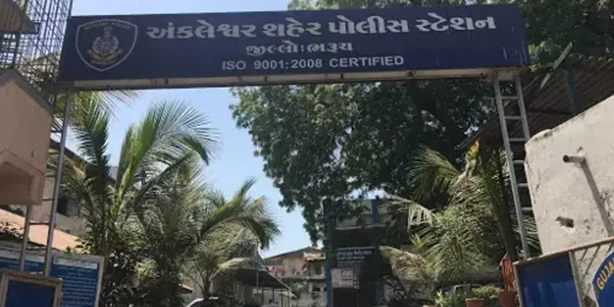 અંકલેશ્વર: શહેર પોલીસે 2 કુખ્યાત બુટલેગરોની ધરપકડ કરી કાયદેસરની કાર્યવાહી હાથ ધરી