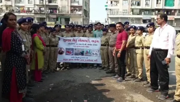 અંકલેશ્વર : લાયન્સ ઇન્ટરનેશનલ સ્કૂલના વિદ્યાર્થીઓએ લીધી GIDC પોલીસ મથકની મુલાકાત, પોલીસની કામગીરી થયા વાકેફ…