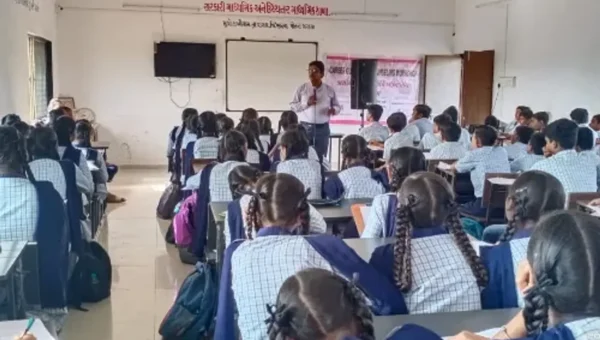 ભરૂચ: વાગરાના દેસાઈ ફાઉન્ડેશન અને GACL કંપની દ્વારા કારકિર્દી માર્ગદર્શન અને કાઉન્સેલિંગ વર્કશોપ યોજાયો