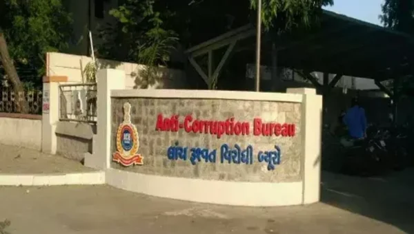 અમદાવાદ: ACBનો સપાટો, રિજેક્ટ GST નંબર ચાલુ કરાવવા અધિકારીએ 50 હજાર માંગ્યા- બે મળતીયાઓ ઝડપાયા