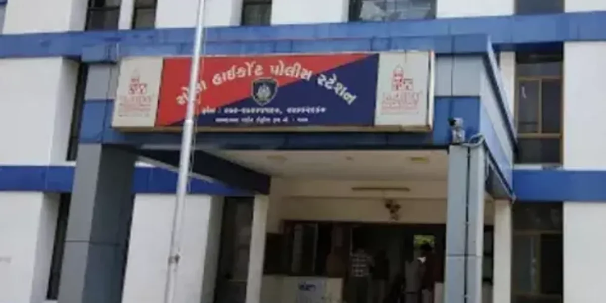 અમદાવાદ : બાળકો ઉપાડવાની ગેંગ સક્રિય થઈ હોવાના ખોટા મેસેજ વાયરલ કરનાર યુવક જેલ ભેગો…