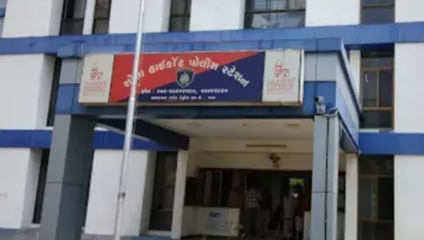 અમદાવાદ : બાળકો ઉપાડવાની ગેંગ સક્રિય થઈ હોવાના ખોટા મેસેજ વાયરલ કરનાર યુવક જેલ ભેગો…