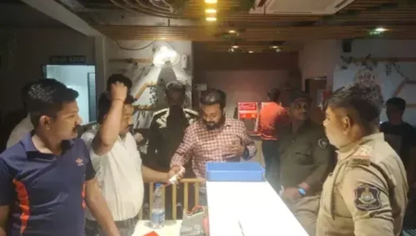 ભરૂચ: લિંકરોડ પર આવેલ જાણીતી પીઝા શોપમાં વેઇટર અને ગ્રાહક વચ્ચે મારામારીનો બનાવ, સામસામી નોંધાઈ પોલીસ ફરિયાદ