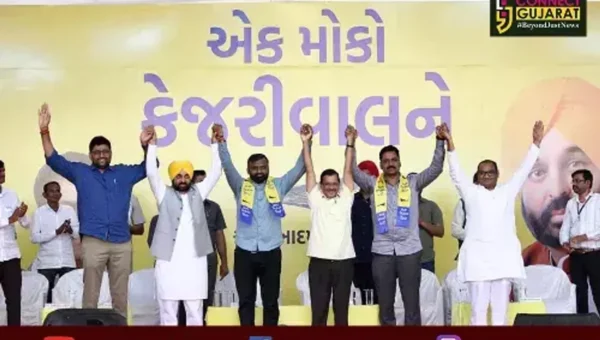 પાટીદાર આગેવાન અલ્પેશ કથીરિયા આપમાં જોડાયા, અરવિંદ કેજરીવાલે પહેરાવ્યો ખેસ