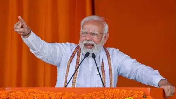 PM મોદી આજે ગુજરાતમાં 4 જગ્યાએ જનસભાને સંબોધિત કરશે.