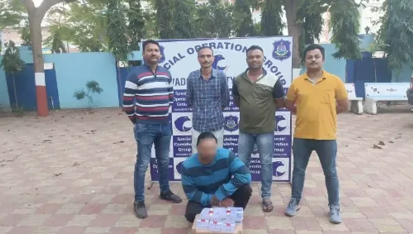 વડોદરા : ફતેગંજ વિસ્તારમાંથી રૂ. 4.50 લાખના હેરોઇન સાથે કેરિયર ઝડપાયો…