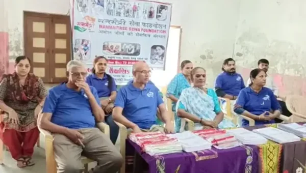 ભરૂચ : મનમૈત્રી સેવા ફાઉન્ડેશન દ્વારા વેજલપુરની બી.એચ.મોદી શાળાના વિદ્યાર્થીઓને શૈક્ષણિક કીટનું વિતરણ…